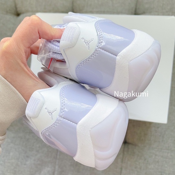 💜🤍 Women’s air Jordan 11 retro low pure violet shoes - Picture 4 of 4